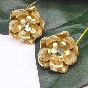 Rare Vintage Marvella Clip On Flower Earrings